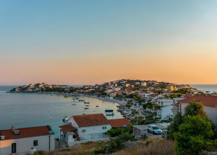 Apartament In 36359 *